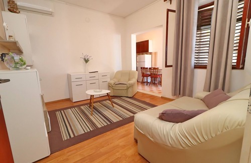 Smokvica Apartment | Apartments Peselj-Three Bedroom Apartment with Terrace and Sea View