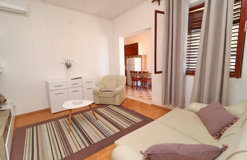 Smokvica Apartment | Apartments Peselj-Three Bedroom Apartment with Terrace and Sea View