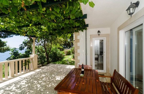 Orebic Apartment | Apartments Plavac Mali- Comfort One Bedroom Apartment with Terrace and Sea View