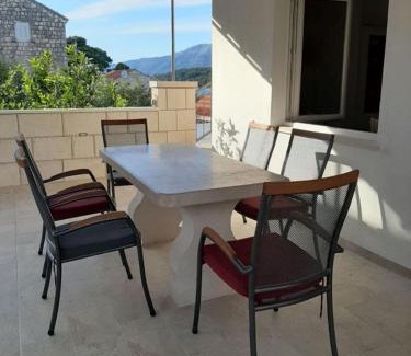 Lumbarda Apartment | Apartments Skorin