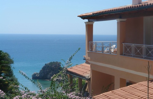 Sinarades Apartment | Apartments "Tonia" in Pelekas beach