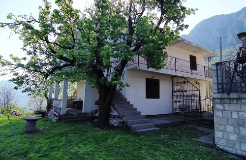 Karuc House | Apartments with lake view