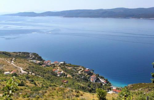 Ruskamen Apartment | Apartments with parking space Lokva Rogoznica, Omis - 10358