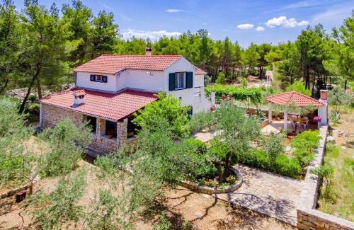 Cove Osibova (Milna) Apartment | Apartments with parking space Milna, Brac - 11088