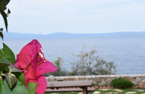 Pella Region Condo | Aphrodite * Charming apt with stunning view!