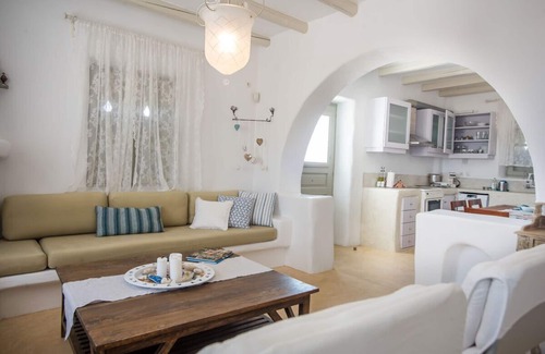 Paros House | Apleton Villas by A&D Properties