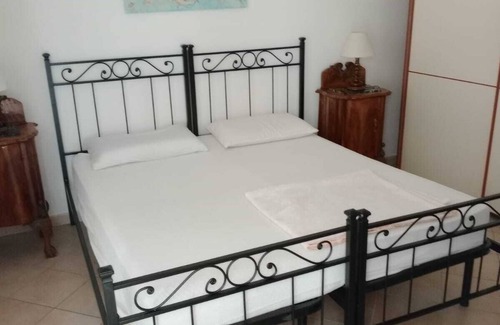 Sturla Apartment | App. con due camere: 4 posti letti, bagno e cucina attrezzata a 200 m.ospedale G