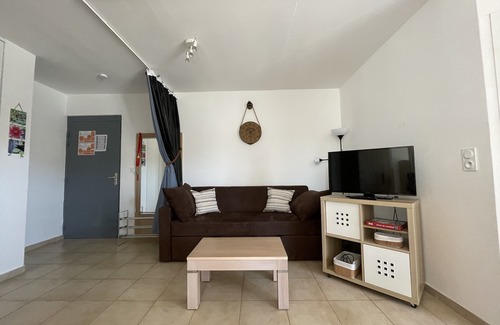 Santa-Maria-Poggio Apartment | App. T2 All comforts, swimming pool, terrace, wifi, 500 m beach, parking, washing machine.