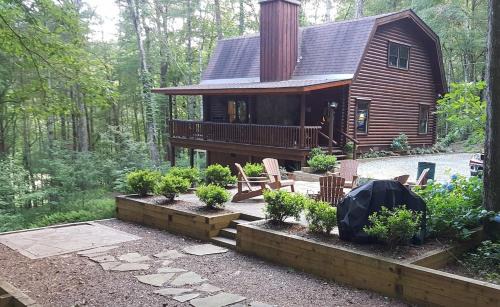 Ellijay House | Appalachian Cabin- Trout Stream Firepit Hot Tub