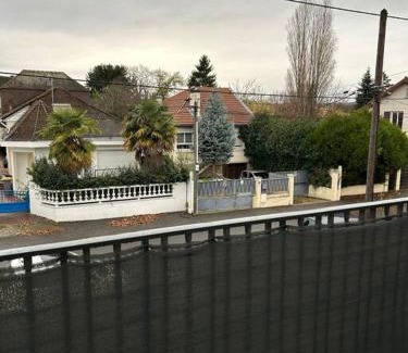 Chelles Apartment | Appart’ chaleureux proche Paris