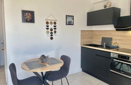 Lunel-Viel Apartment | APPART'ICI 2 - Spacieux studio