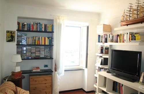 Sturla Apartment | Appartamento a 10 metri dal mare (con posto auto)