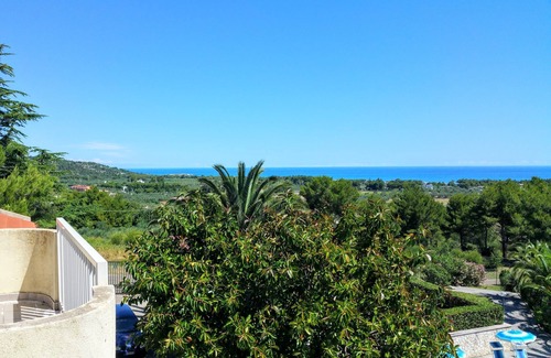 Montincello Apartment | Appartamento con Piscina Vicino al Mare