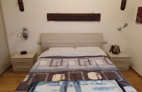 Niguarda Apartment | Appartamento Panoramico Settimo Piano con Vista sul Centro di Milano