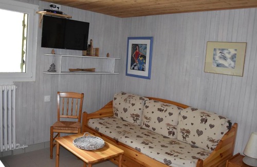 Pralognan-la-Vanoise Apartment | Appartement 2 pièces avec terrasse et jardin privatif, calme, proche commerces et pistes de ski - FR-1-464-184