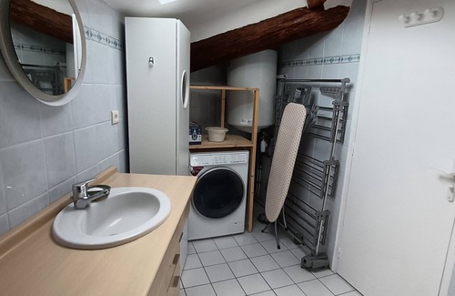 Cadenet Apartment | Appartement 2 Personnes à Cadenet