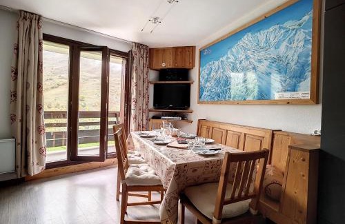 Les Menuires Apartment | Appartement 2P · 6 couchages · Balcon Ouest · Ski au pied · TV/DVD · Près télécabine - FR-1-344-818