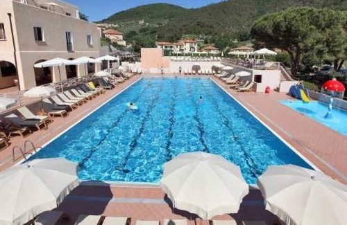 Finale Ligure Apartment | Appartement 3 étoiles - Piscine - ccb0dhc