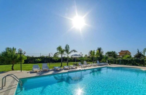 Marsala Apartment | Appartement 3 étoiles - Piscine - eeegaa