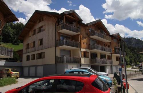 Saint-Jean-de-Sixt Apartment | Appartement 3 chambres avec balcon en centre village, proche La Clusaz et Le Grand Bornand - FR-1-459-161