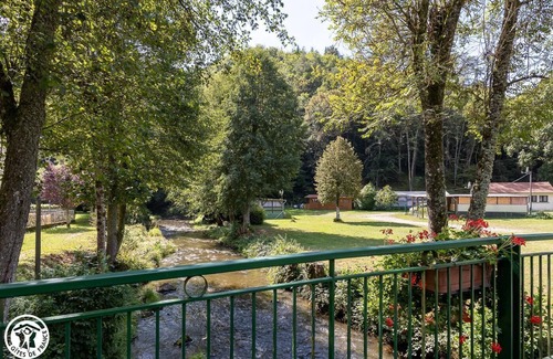 Miremont House | Appartement Dans une Ancienne École en Bordure de Rivière