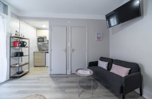 Gannat Apartment | Appartement design en centre-ville parking gratuit
