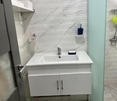 Ain El Turk Apartment | Appartement moderne en face Eden plage