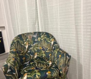 Carbon-Blanc Apartment | Appartement moderne et spacieux avec terrasse privée 2