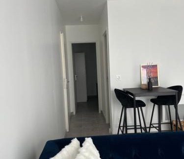 Carbon-Blanc Apartment | Appartement moderne et spacieux avec terrasse privée 2