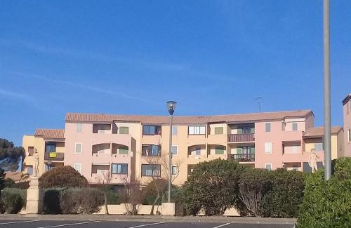 Saint-Pierre-la-Mer Apartment | Appartement St pierre la mer