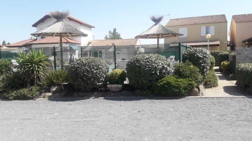 Marseillan Apartment | Appartement T2, terrasse, piscine, clim, proche plage
