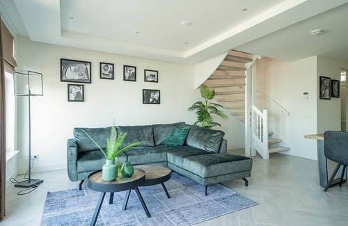 Uitdam House | Appartment with 2 bedrooms and a garden or balcony