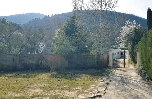 Mimet Condo | Appartment within villa between Aix-en-Provence and Marseille