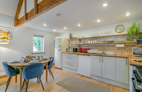 Crediton House | Apple Tree Cottage - East Forde Farm