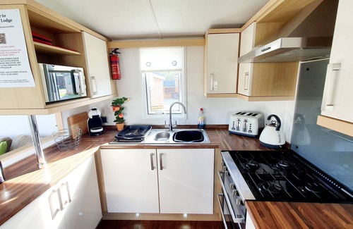 Morpeth Cabin | Apple Tree Lodge, Hot Tub, 3 bedroom, 2 Bars