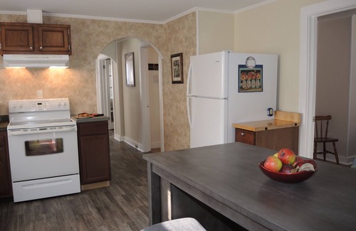 West End House | Apple Tree Oneonta NEW Renovation, Under 1 mile to All Star Village, 2 bdrm home