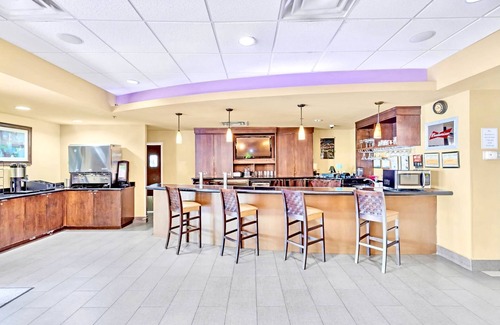 Florida Central Atlantic Coast Apartment | Apt Close to Universal Studios With Hot Tub, Pool!