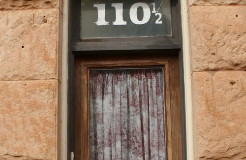 Guthrie Apartment | Apt. G above G Gallery & Glass Studio in a beautiful 1890 historic building
