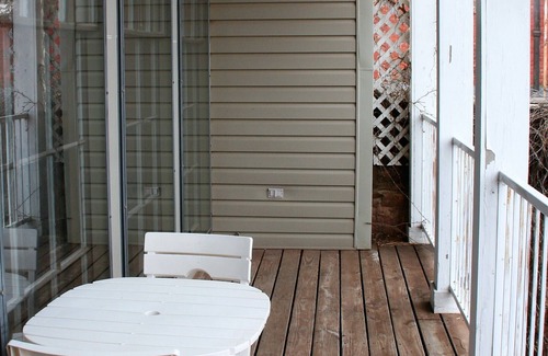 Guthrie Apartment | Apt. G above G Gallery & Glass Studio in a beautiful 1890 historic building