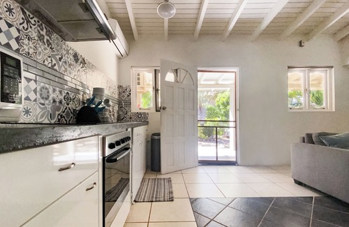 Opal Apartment | Apt Orchid, close to beach and high rise beach front hotels
