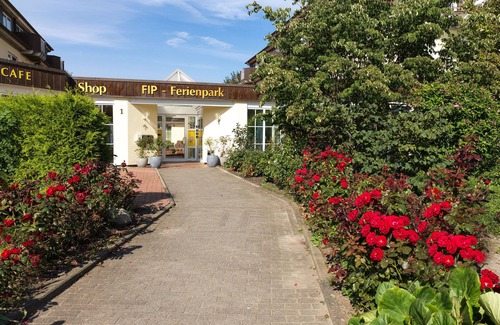 Gollwitz Apartment | Apt. Teichblick - Cozy living just 500 meters from the natural beach