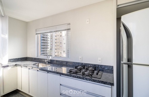 Centro Apartment | Apt w Parking Near Beach nd Restaurants BC Yvd1301