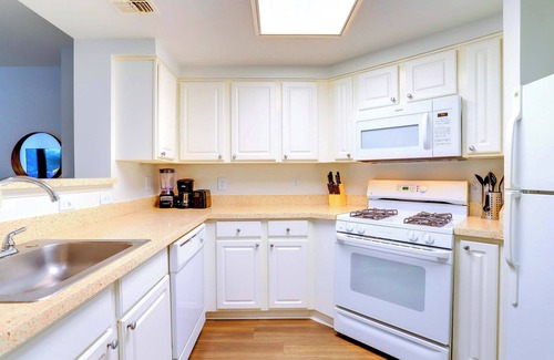 Ballston Apartment | Apt with Gym & Metro Access