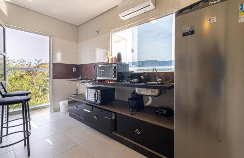 Costa do Sol House | ApTropea: Conforto, Natureza e o Som do Mar