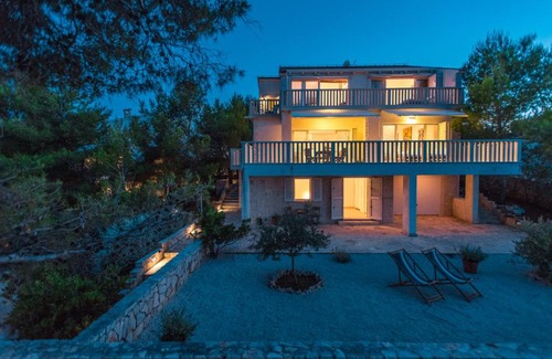 Cove Basina (Jelsa) Villa | Aqua residence