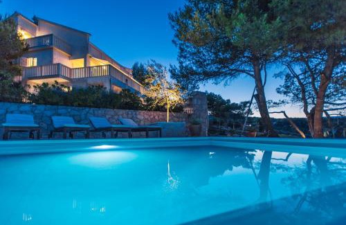 Cove Basina (Jelsa) Villa | Aqua residence