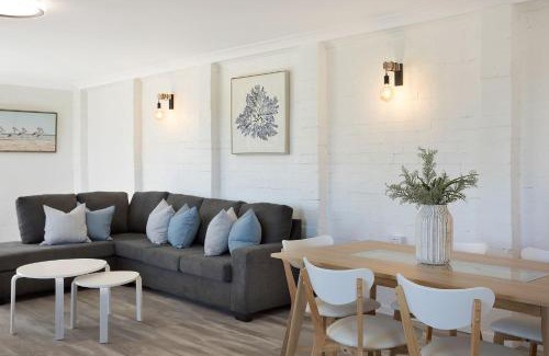 North Narooma Apartment | Aque Blu - 11 Hillcrest Ave North Narooma