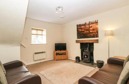 Llanvair Kilgeddin House | Aqueduct Cottage