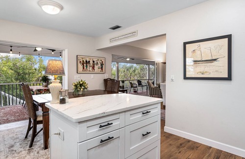 Sanibel House | Ar Lan y mor, 3 Bedroom, 3 Bathroom Home in Seagull Estates