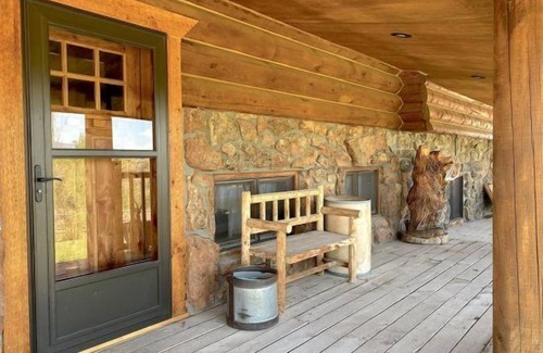 Cody House | Arabian Lane Lodge Out of Town Getaway